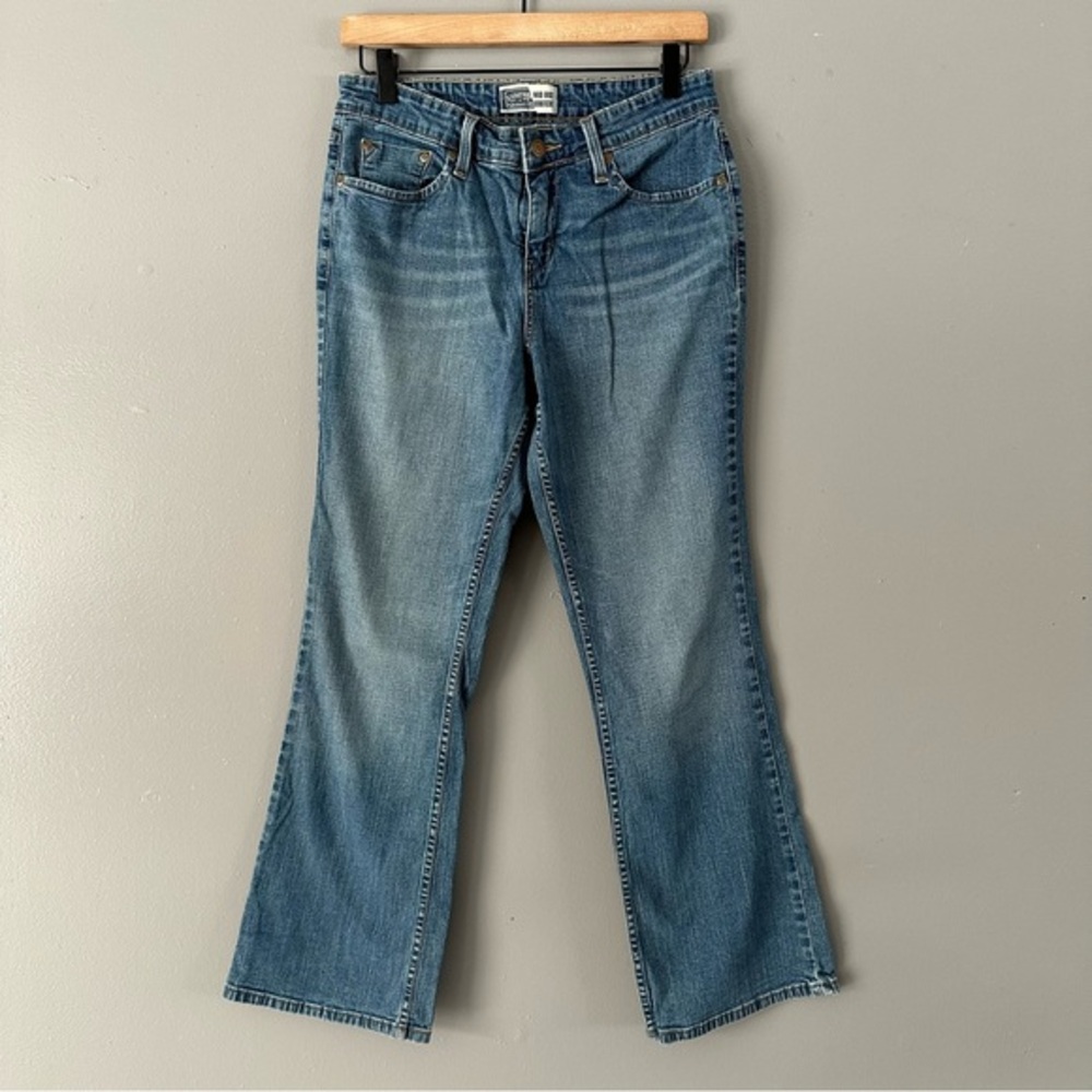Signature Levi Bootcut Jeans | Medium Wash | 8 Short